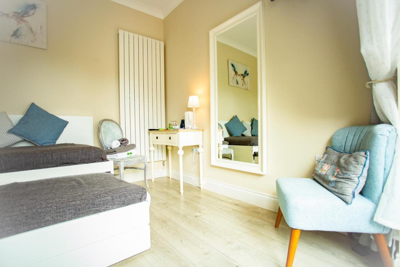 Accommodation Bristol Airport Redhill  Екстериор снимка